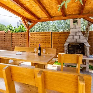 Brane With Swimming Pool Apartament